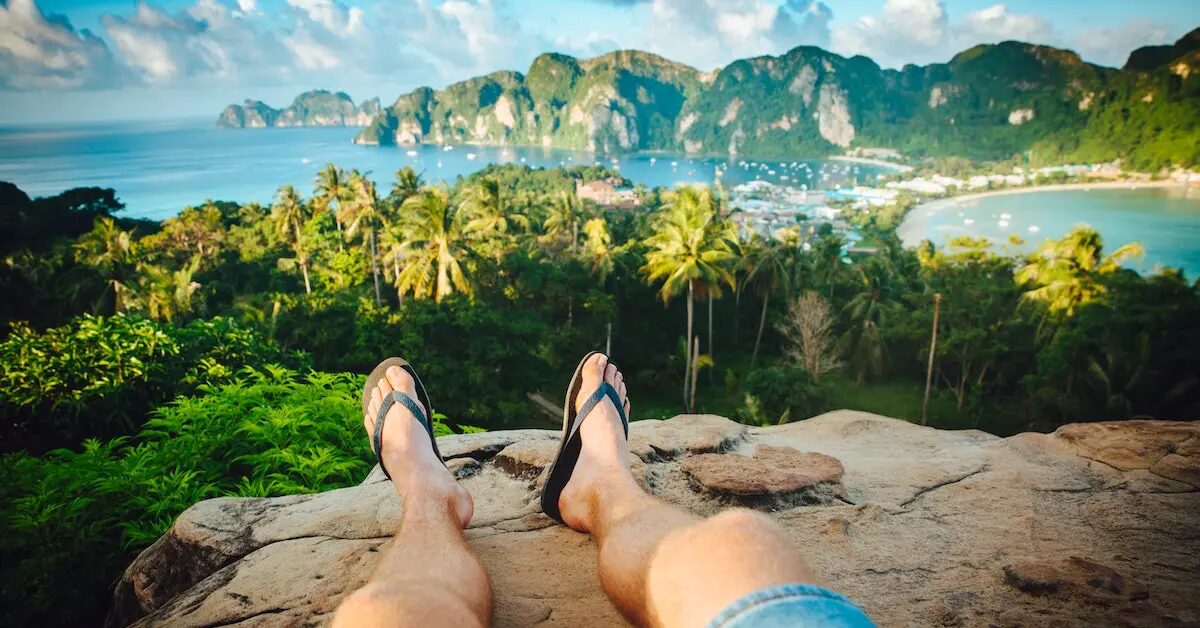 thailand-feet-overlooking-beach